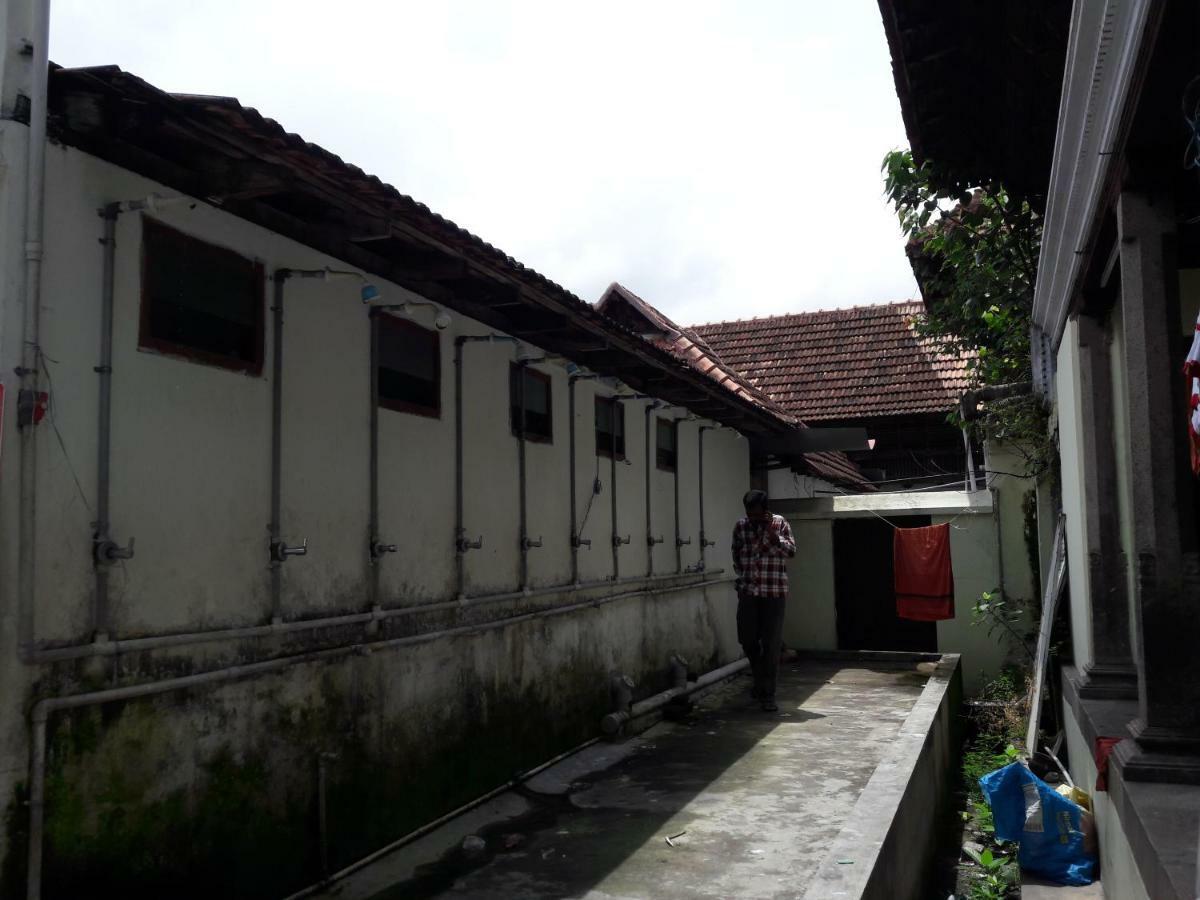 Devasthanam Lodge Thiruvananthapuram Esterno foto