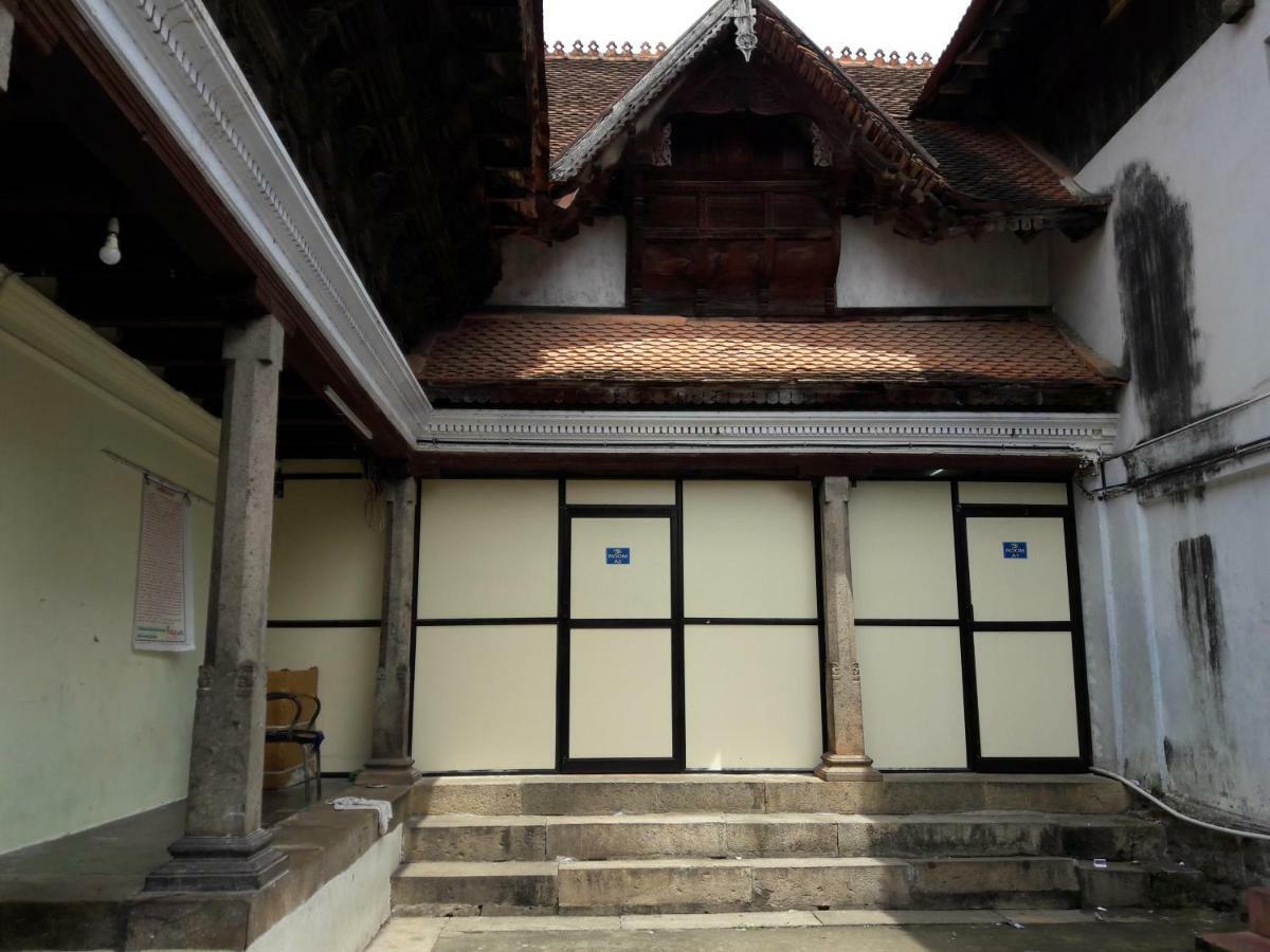 Devasthanam Lodge Thiruvananthapuram Esterno foto