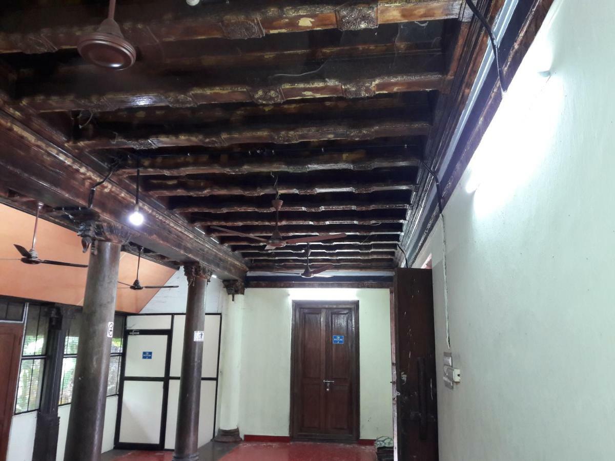 Devasthanam Lodge Thiruvananthapuram Esterno foto