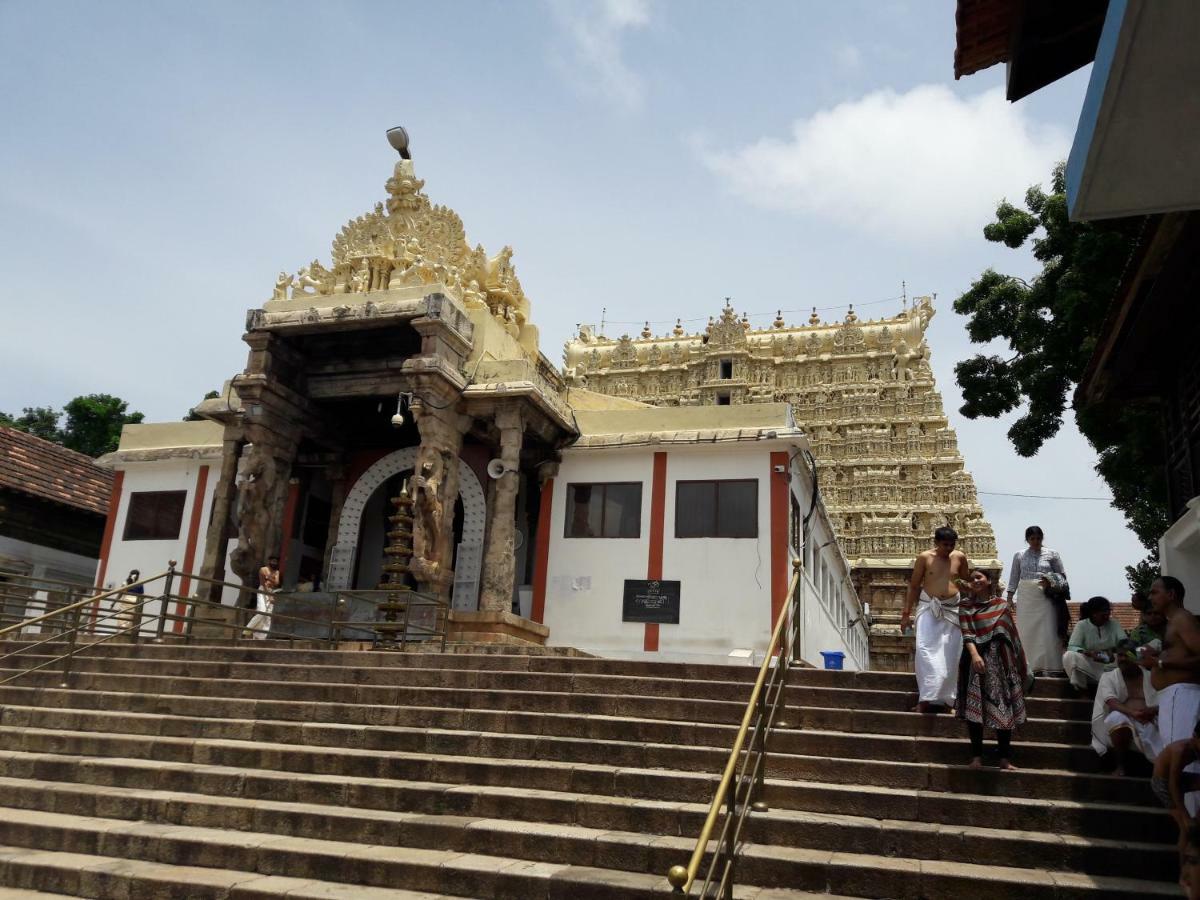 Devasthanam Lodge Thiruvananthapuram Esterno foto