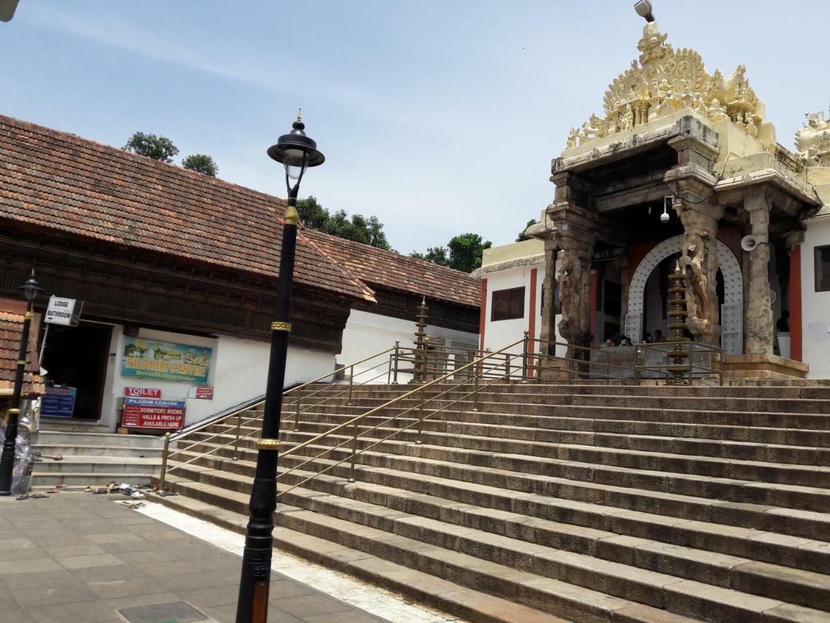 Devasthanam Lodge Thiruvananthapuram Esterno foto