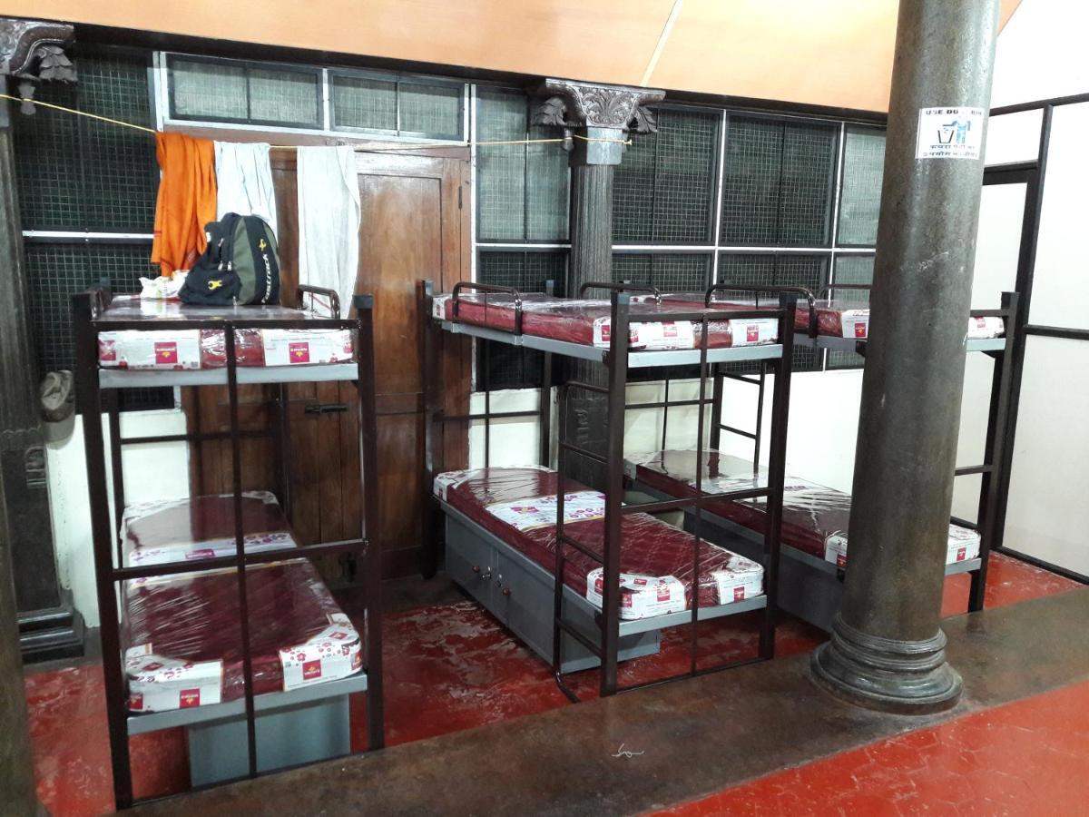 Devasthanam Lodge Thiruvananthapuram Esterno foto